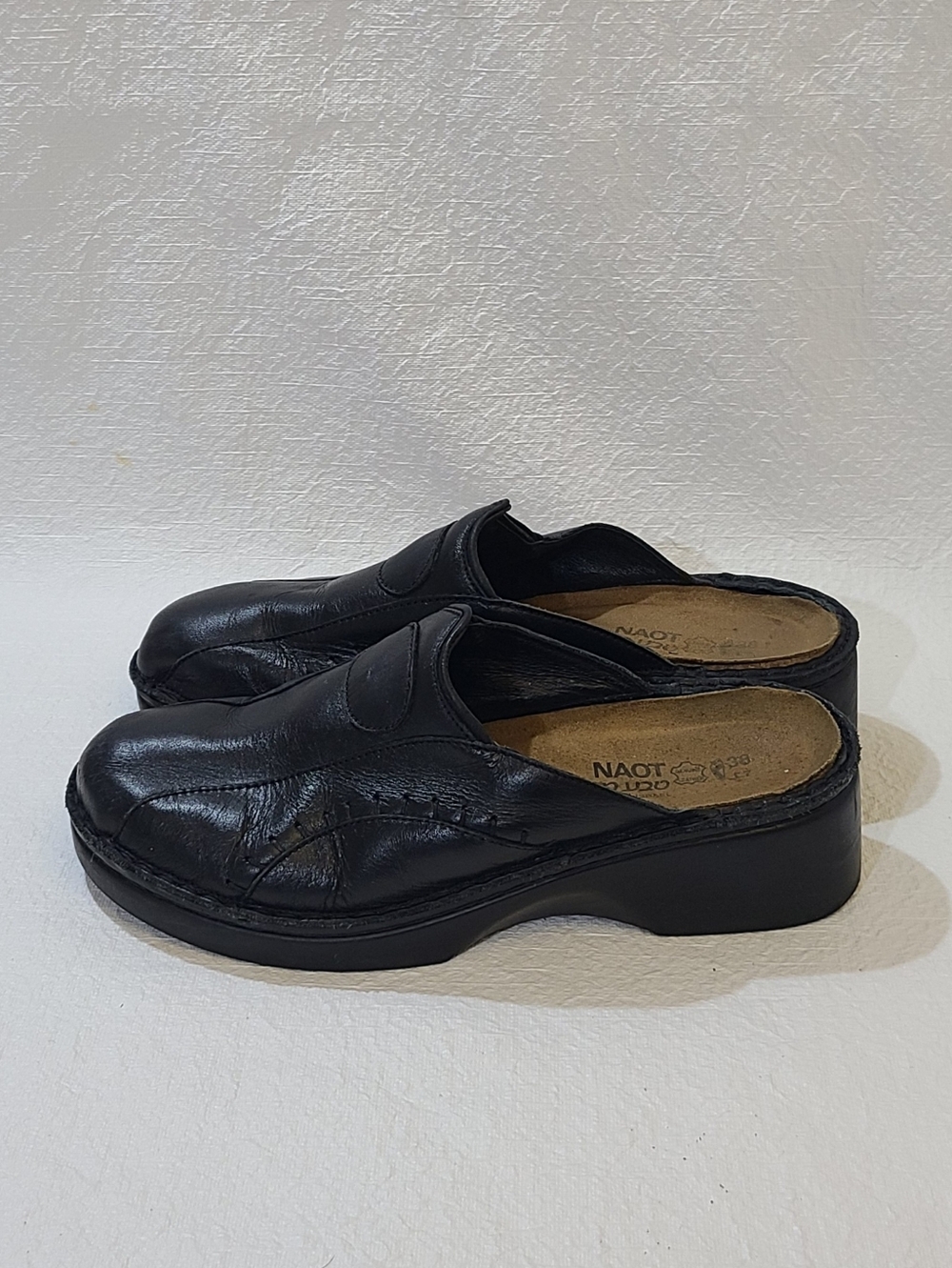 Womens Naot Darma Mule Size: 7.5-8 Color: Black
